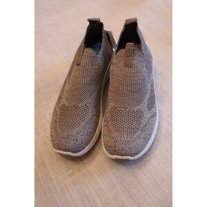 Tommy Bahama Women’s gray slip on sneakers size 6 ½